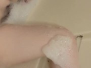 Oiled in the tub orgasms 5/16
