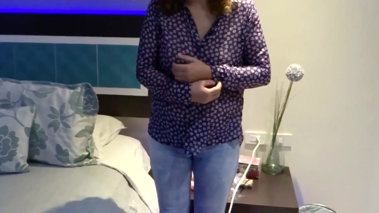 Real cuckold husband, my wife dresses to go to the motel with her boss. - Free Sex Video - RedTube