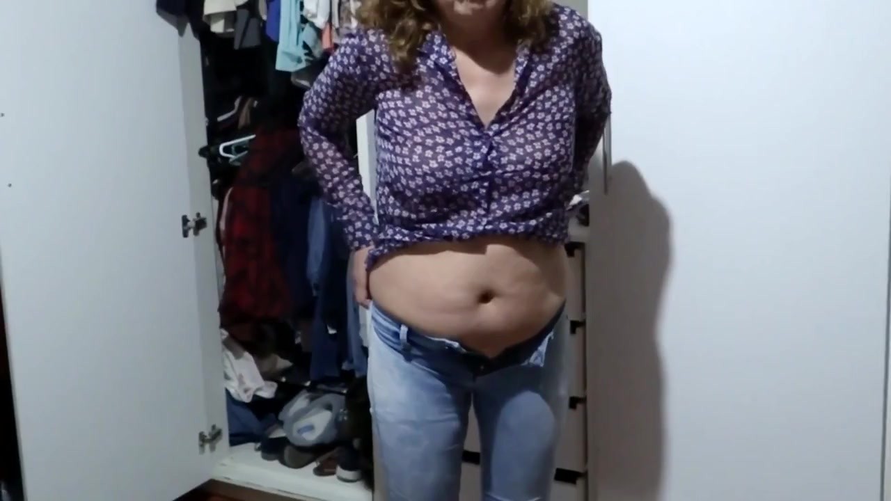 Real cuckold husband, my wife dresses to go to the motel with her boss. - Free Sex Video - RedTube
