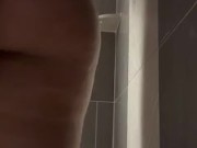 Fingering her pussy so good 1/16