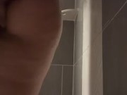 Fingering her pussy so good 4/16