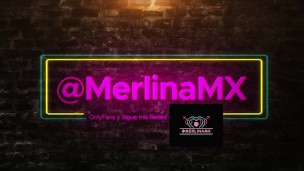 Esposa Tetona Mexicana Se Calienta en El Tubo tocando su Vagina