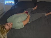 Bonie und Clyde’s Vorspiel sexy heiss feucht intensiv multiple Orgasmen satisfyer Jeans Bett Kitzler 11/16