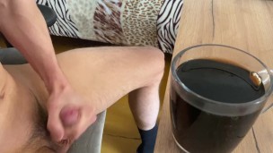 Стакан с колой для тебя милый!