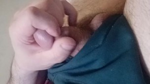 Sean relaxin in bed havin a wank