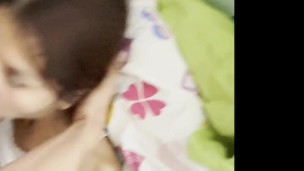 Mi linda novia sumisa me la chupa en varias posturas + corrida