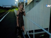 I persuaded a married girl waiting for a train to have sex .