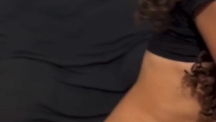 Le chupo la vagina a mi esposa y me la cojo hasta venirme