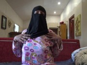 horny muslim girl in hijab shows pussy on webcam to strangers 1/16