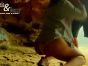 Striptease en público - Aventura dentro de una gruta en la playa 15/16