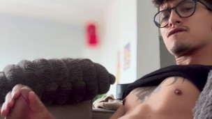 SEXY NERD! Seguramente te encantará ver cómo se saca la leche
