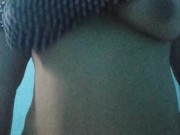 Me vengo  a chorros duro me masturbo co cepillo de peinar 4/16