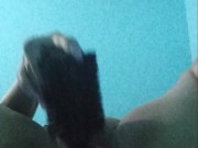 Me vengo  a chorros duro me masturbo co cepillo de peinar 8/16