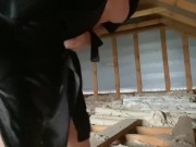 Подруга тещи оказалась шлюхой,я трахал её на чердаке,а она стонала от моего члена 3/16