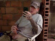 SORPRENDO A MI EMPLEADO MASTURBANDOSE Y EN LUGAR DE DESPEDIRLO, LE DOY UNA BUENA LECCION SEXUAL 2/16