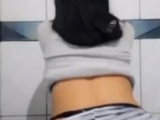 Muevo el culo, y mi colo se abre solo. 11/16