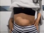 Muevo el culo, y mi colo se abre solo. 4/16