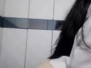 Abro las piernas, y me acarició rico. 14/16