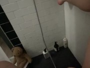 مراهقة عذراء جميلة تبلغ من العمر 18 عامًا - عارضة سناب شات - فتاة سعودية تستمني في الحمام 7/16