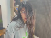 Descrubri a mi hermanastra viendo porno y luego hacemos todo lo aprendido en los videos 6/16