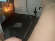 استمناء مراهقة في الحمام وشموع رومانسية وأنين أنثى - فتاة سعودية شابة مثيرة وجميلة - تحفيز بالماء 8/16