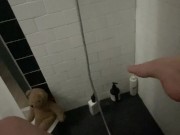 فتاة سعودية عذراء تبلغ من العمر 18 عامًا بجسد مثالي تستمني في الحمام وتئن-POV LOS ANGELES AMATEUR US 8/16