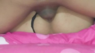 fallándole el culito apretado de mi compañera de la u, Le paso la tarea y me corro dentro su culo.