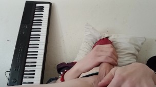 Horny fox pawing off UwU