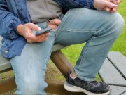 Ejaculation en plein jour dans un parc de Montreal 4/16