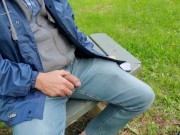 Ejaculation en plein jour dans un parc de Montreal 6/16