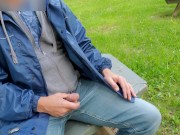 Ejaculation en plein jour dans un parc de Montreal 9/16