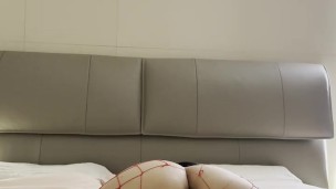 Asian sướng rơn với butt plug và vibrator cháy bỏng