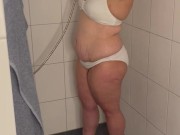 Selbstbefriedigung duschkopf Bikini zittern Zucken stöhnen multiple Orgasmen Pussy feucht nass geil 14/16