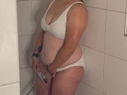 Selbstbefriedigung duschkopf Bikini zittern Zucken stöhnen multiple Orgasmen Pussy feucht nass geil 7/16