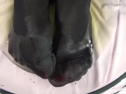 Mature Big Tits Pissing On Legs In Stockings 7/16