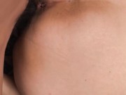 摸摸她的屁股就要干活了 14/16