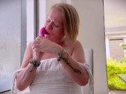 Grandmother sneaks a peek at her stepdaughters at the pool playing and she masturbates in the dining 11/16