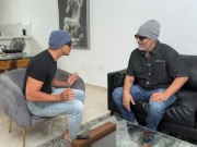 Marido cornudo ve cómo su compadre se folla a su mujer! 3/16