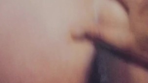 Follando con mi hermanastro en silencio porque mi familia está al lado. 😈