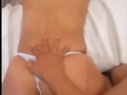 Me cojo a mi amiga en cuatro, que buen culo tiene.