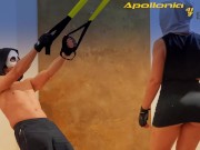 Mientras mis manos están ocupadas  en las TRX las de ella entran en mis pantalones 6/16