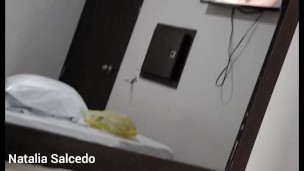 Me fui a coger con un amigo y regreso a casa llena de leche y mi esposo me cuestiona y me la bate