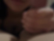 Mi hermanastra me la chupa y termino en sus tetas casero real 6/16