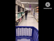 Mostrando las tetas en el supermercado 4/16
