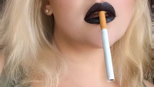 Smoking 🖤 for you daddy!
