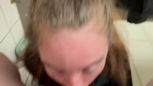 Blowjob in the mall😈