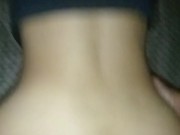 Latina delgada folla con amigo de su novio moja la cama con squirts y recibe mucha leche 💦 13/16