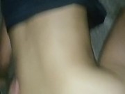 Latina delgada folla con amigo de su novio moja la cama con squirts y recibe mucha leche 💦 15/16