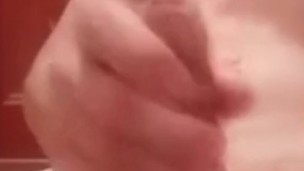 twink se masturba la polla de 7 pulgadas