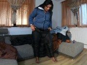 Those down-jackets are so fucking hot- i love to fuck and masturbate while wearing them